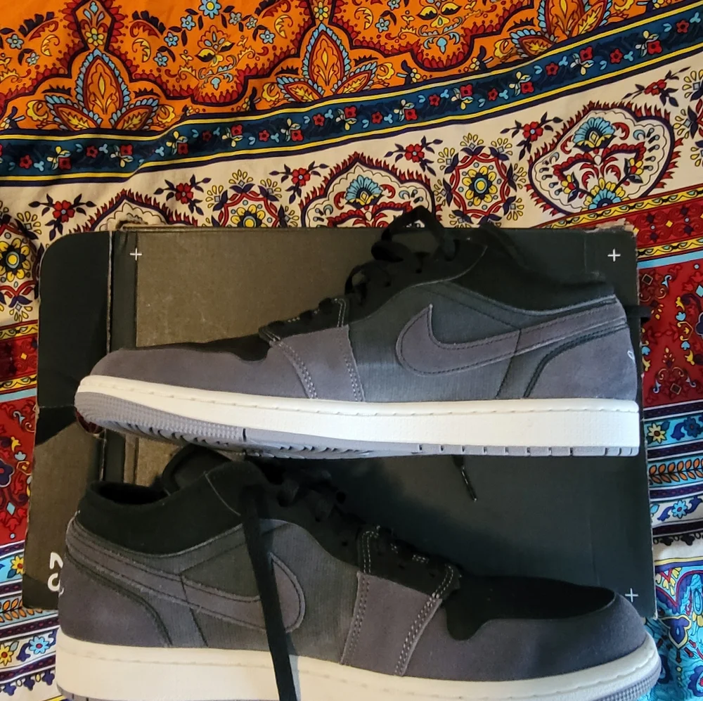 Air Jordan 1 - Picture 2 of 6